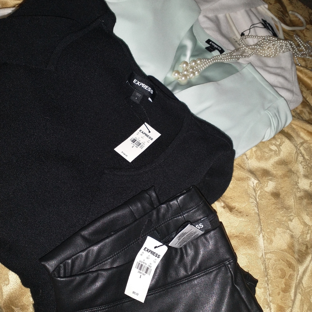 NWT Womans Express bundle - Picture 7 of 7